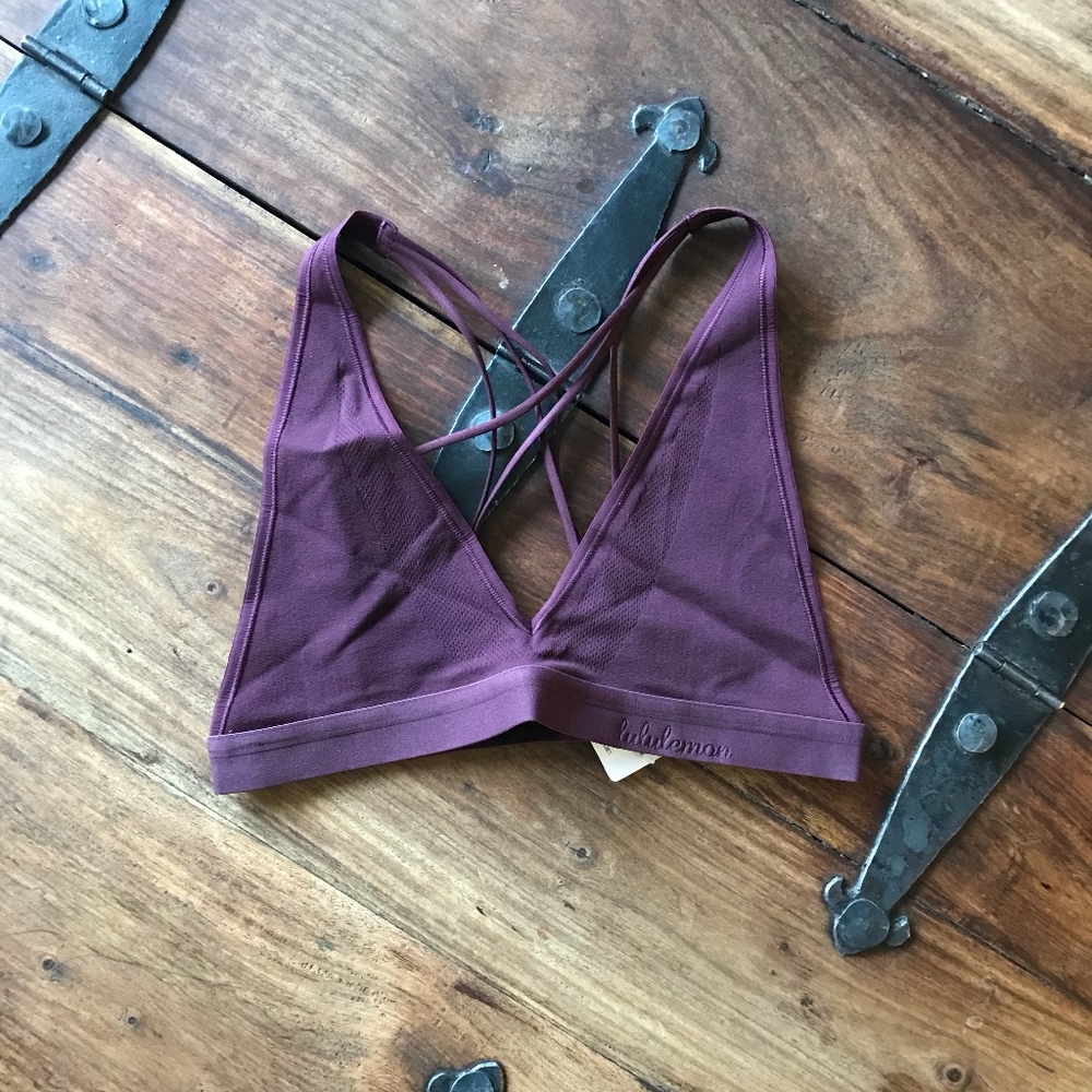 Lululemon A little bit closer Bralette